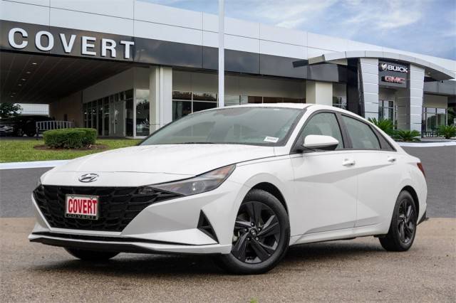 2023 Hyundai Elantra SEL FWD photo