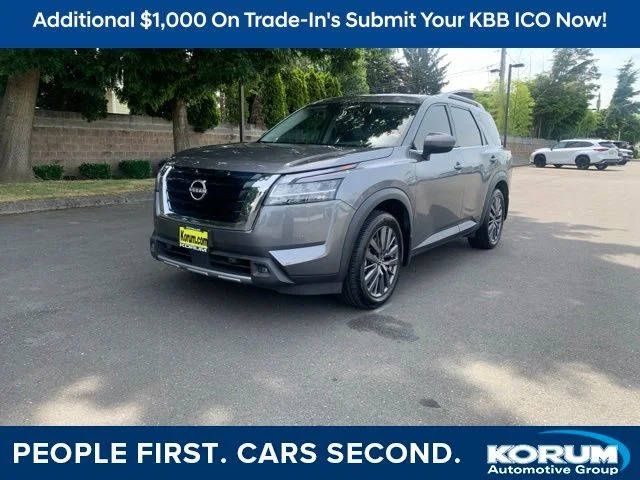 2022 Nissan Pathfinder SL 4WD photo