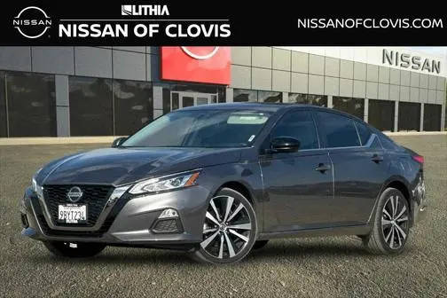 2022 Nissan Altima 2.5 SR AWD photo