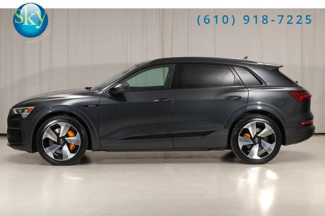 2022 Audi e-tron Premium Plus AWD photo