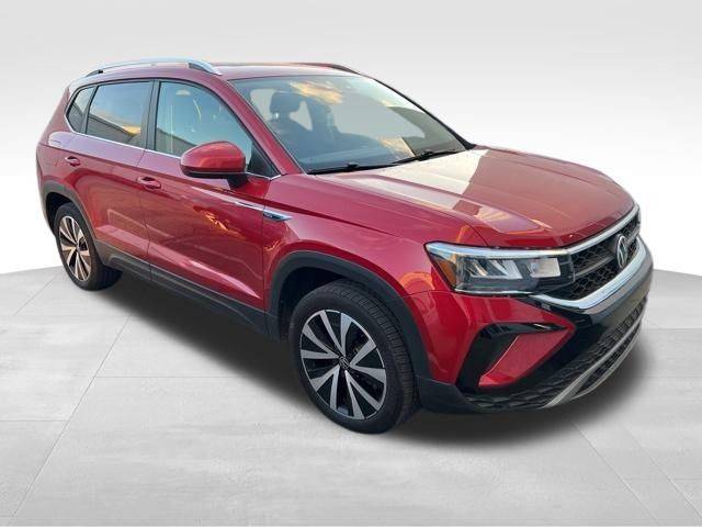 2022 Volkswagen Taos SE AWD photo