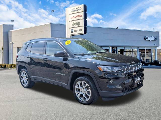 2022 Jeep Compass Latitude Lux 4WD photo