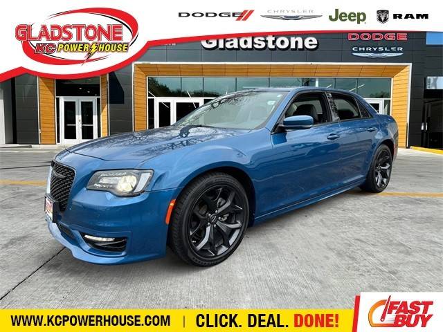 2022 Chrysler 300 Touring L RWD photo