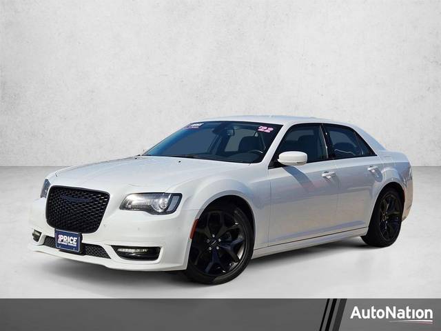 2022 Chrysler 300 Touring L RWD photo