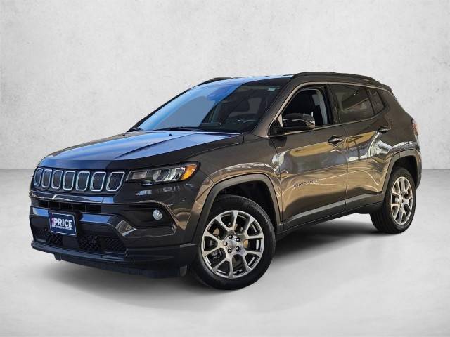 2022 Jeep Compass Latitude Lux 4WD photo
