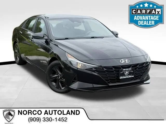 2023 Hyundai Elantra SEL FWD photo