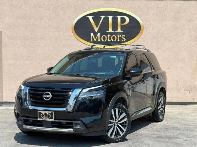 2022 Nissan Pathfinder Platinum 4WD photo