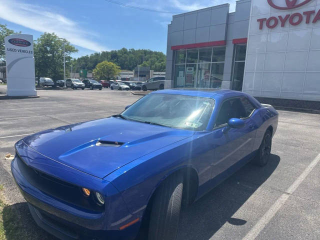 2022 Dodge Challenger SXT RWD photo