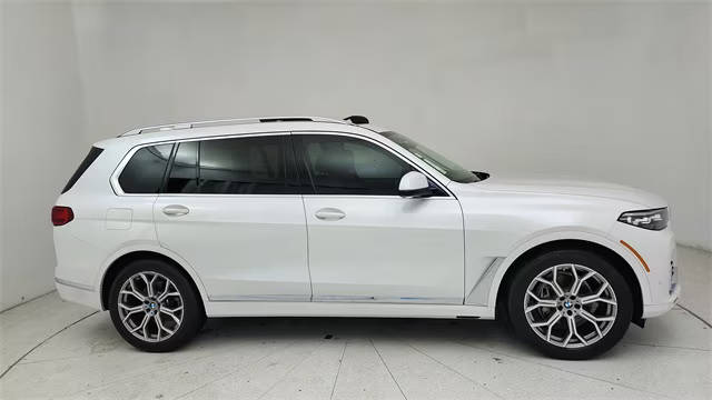 2022 BMW X7 xDrive40i AWD photo