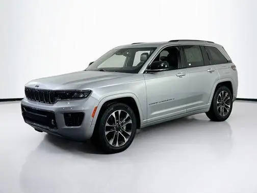 2022 Jeep Grand Cherokee Overland 4WD photo