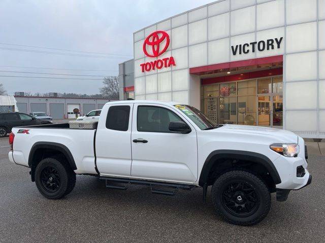 2022 Toyota Tacoma SR 4WD photo