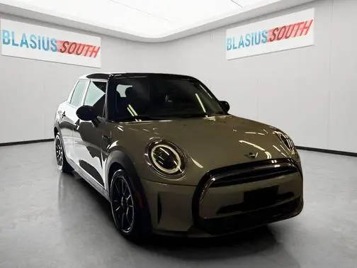 2023 MINI Hardtop 4 Door Cooper FWD photo