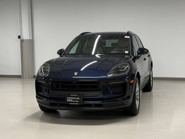2022 Porsche Macan AWD photo
