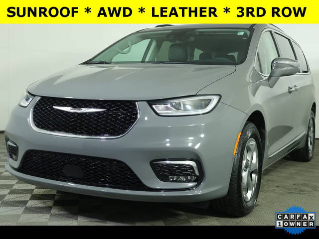 2022 Chrysler Pacifica Minivan Limited AWD photo