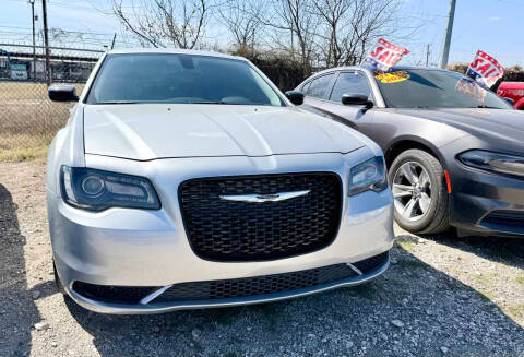 2022 Chrysler 300 Touring RWD photo