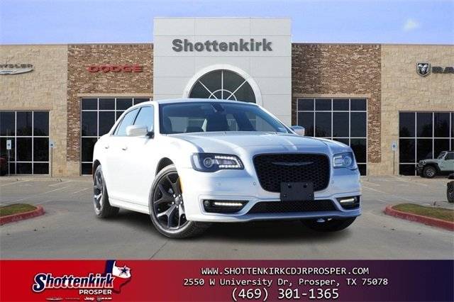 2022 Chrysler 300 Touring L RWD photo