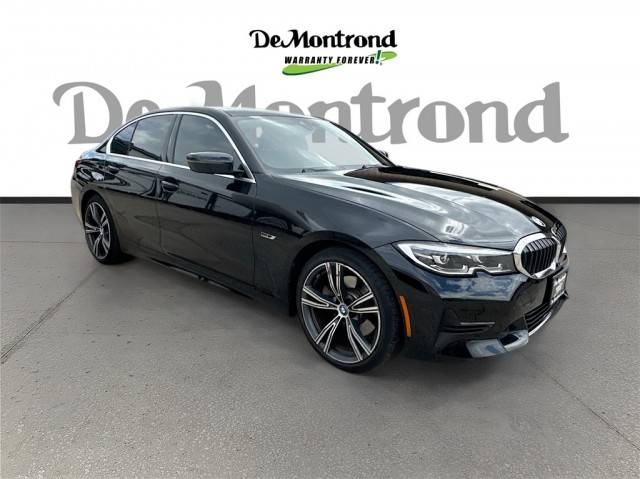 2022 BMW 3 Series 330e RWD photo