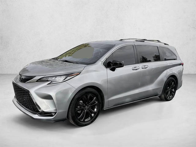 2022 Toyota Sienna XSE FWD photo
