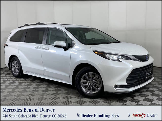 2022 Toyota Sienna XLE AWD photo