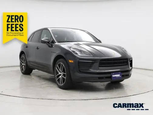 2022 Porsche Macan  AWD photo