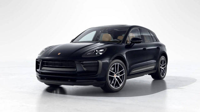2022 Porsche Macan  AWD photo