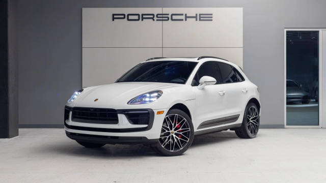 2022 Porsche Macan S AWD photo