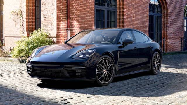 2022 Porsche Panamera 4 AWD photo