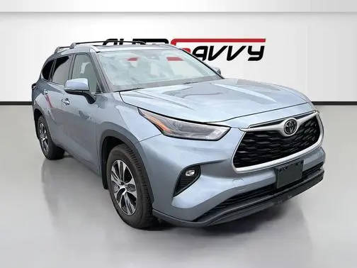 2022 Toyota Highlander XLE AWD photo