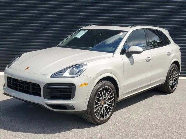 2023 Porsche Cayenne Platinum Edition AWD photo