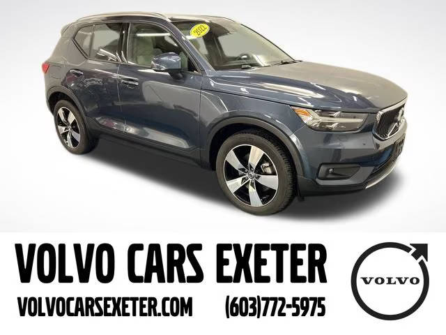 2022 Volvo XC40 Momentum AWD photo