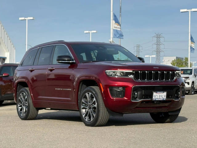 2022 Jeep Grand Cherokee Overland 4WD photo