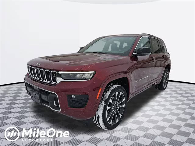 2022 Jeep Grand Cherokee Overland 4WD photo