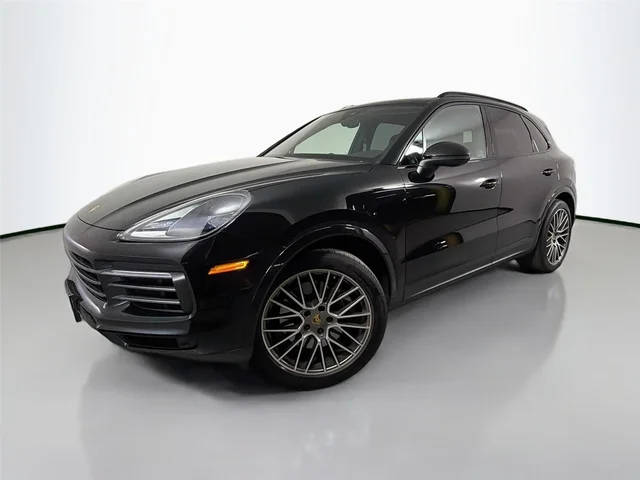 2023 Porsche Cayenne Platinum Edition AWD photo