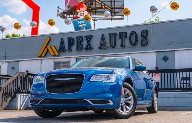 2022 Chrysler 300 Touring RWD photo