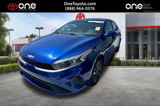 2022 Kia Forte LXS FWD photo