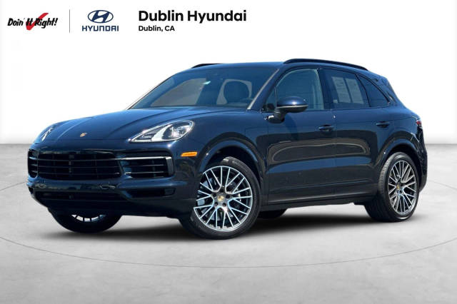 2023 Porsche Cayenne Platinum Edition AWD photo