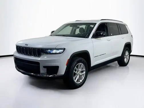 2022 Jeep Grand Cherokee L Laredo 4WD photo