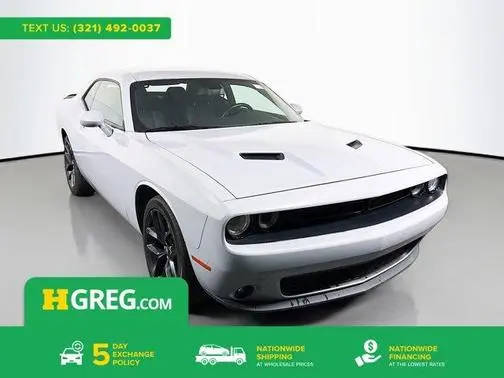 2022 Dodge Challenger SXT RWD photo