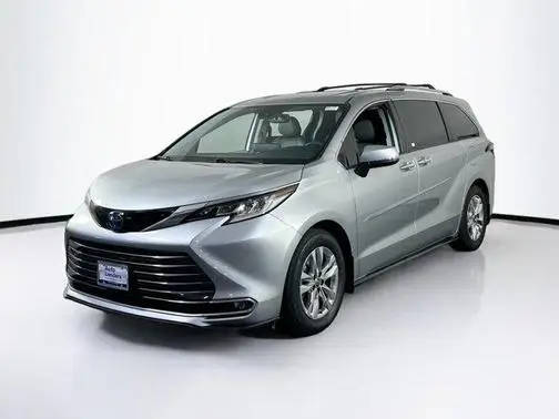 2022 Toyota Sienna Limited AWD photo