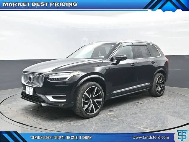 2023 Volvo XC90 Plus AWD photo