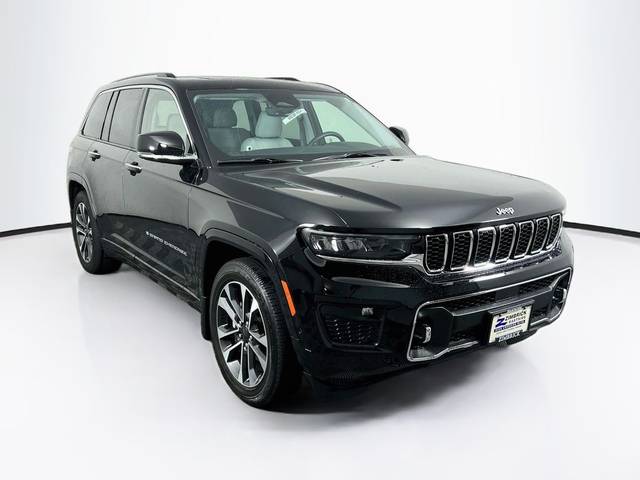 2022 Jeep Grand Cherokee Overland 4WD photo