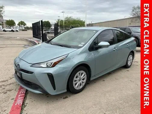 2022 Toyota Prius L Eco FWD photo