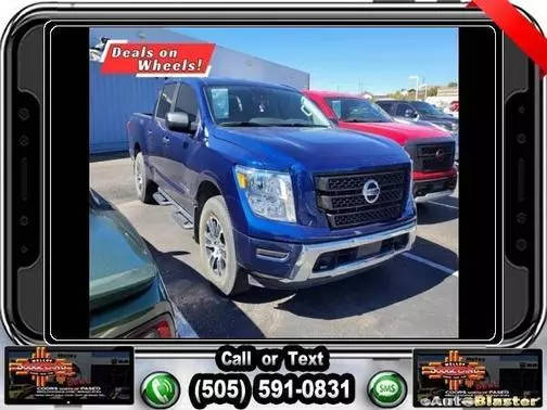 2022 Nissan Titan SV 4WD photo