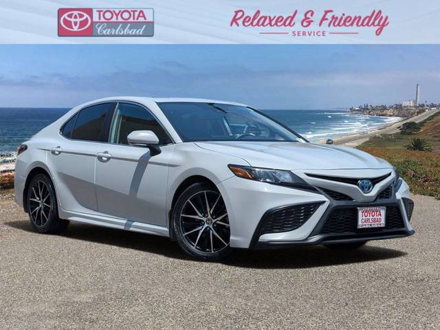 2022 Toyota Camry Hybrid SE FWD photo