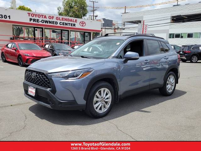 2022 Toyota Corolla Cross LE AWD photo