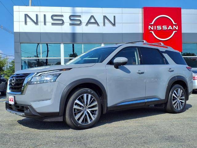 2022 Nissan Pathfinder Platinum 4WD photo