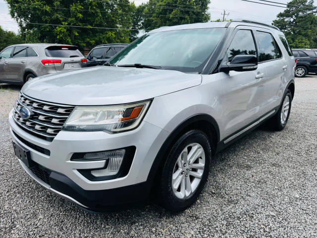 2017 Ford Explorer XLT FWD photo
