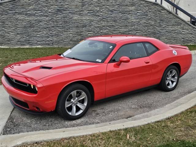 2019 Dodge Challenger SXT RWD photo