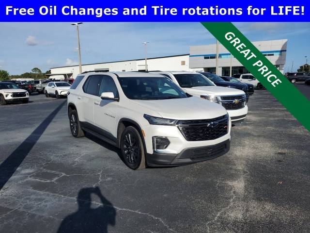 2022 Chevrolet Traverse RS FWD photo