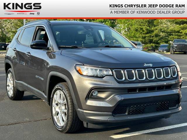 2022 Jeep Compass Latitude Lux 4WD photo